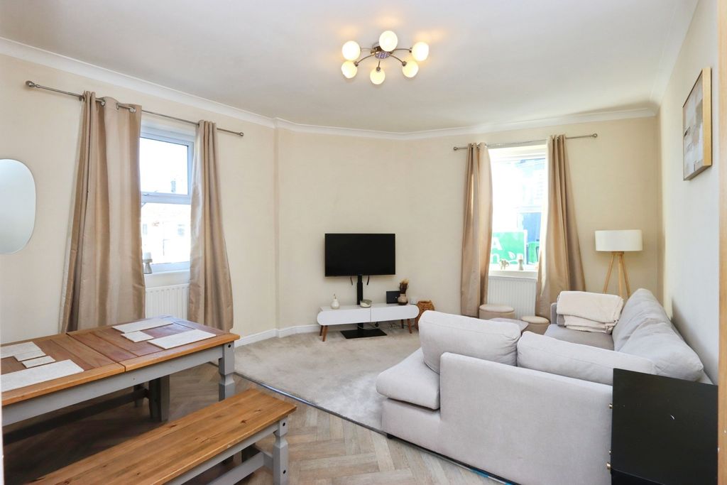 Property photo 2 of 16 Pbox-Img.Jpg