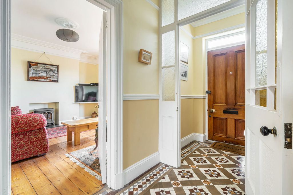 Property photo 3 of 29