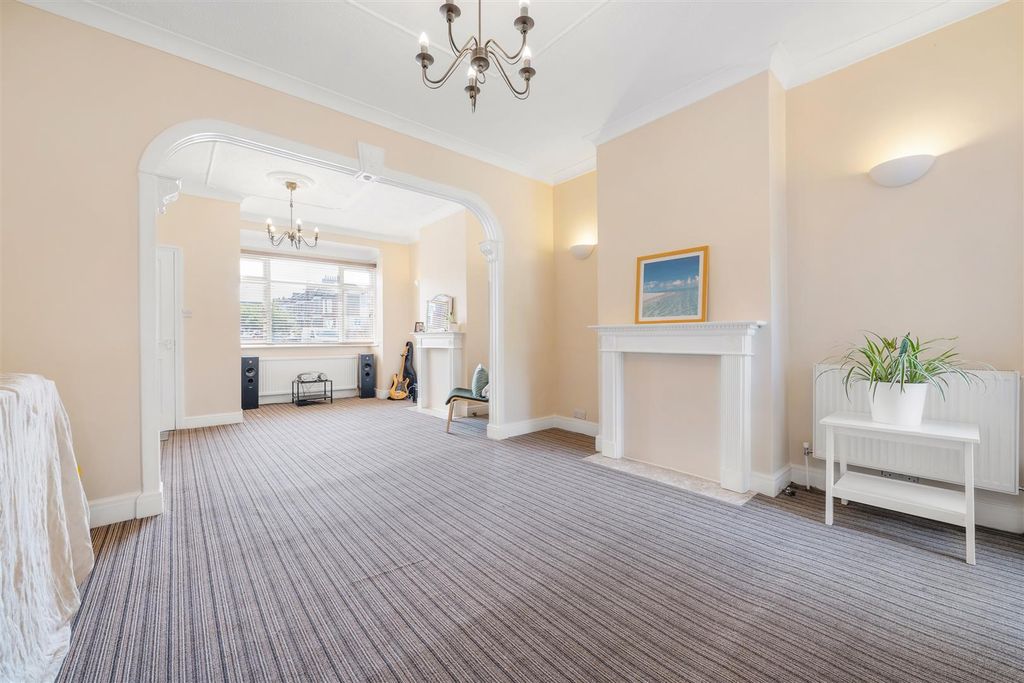 Property photo 1 of 15 Marlow Road-7.Jpg