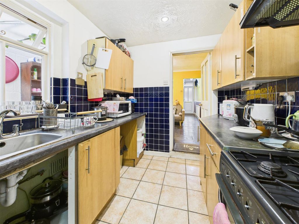 Property photo 3 of 9 Cam05510G0-Pr0131-Still004.Jpg