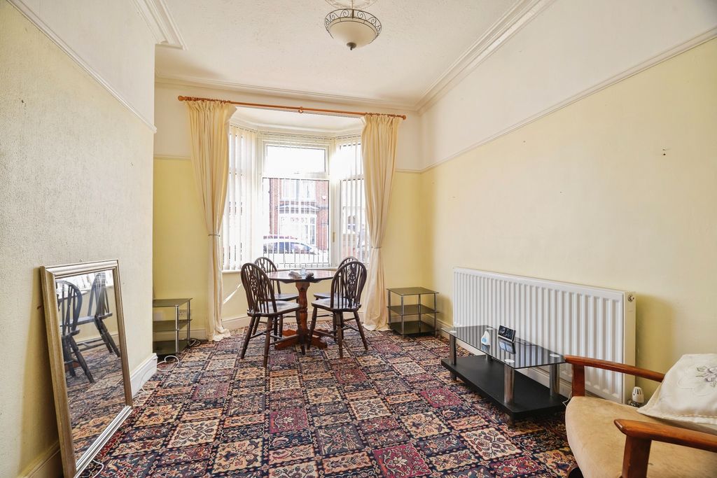 Property photo 3 of 15 Lounge/Dining Room