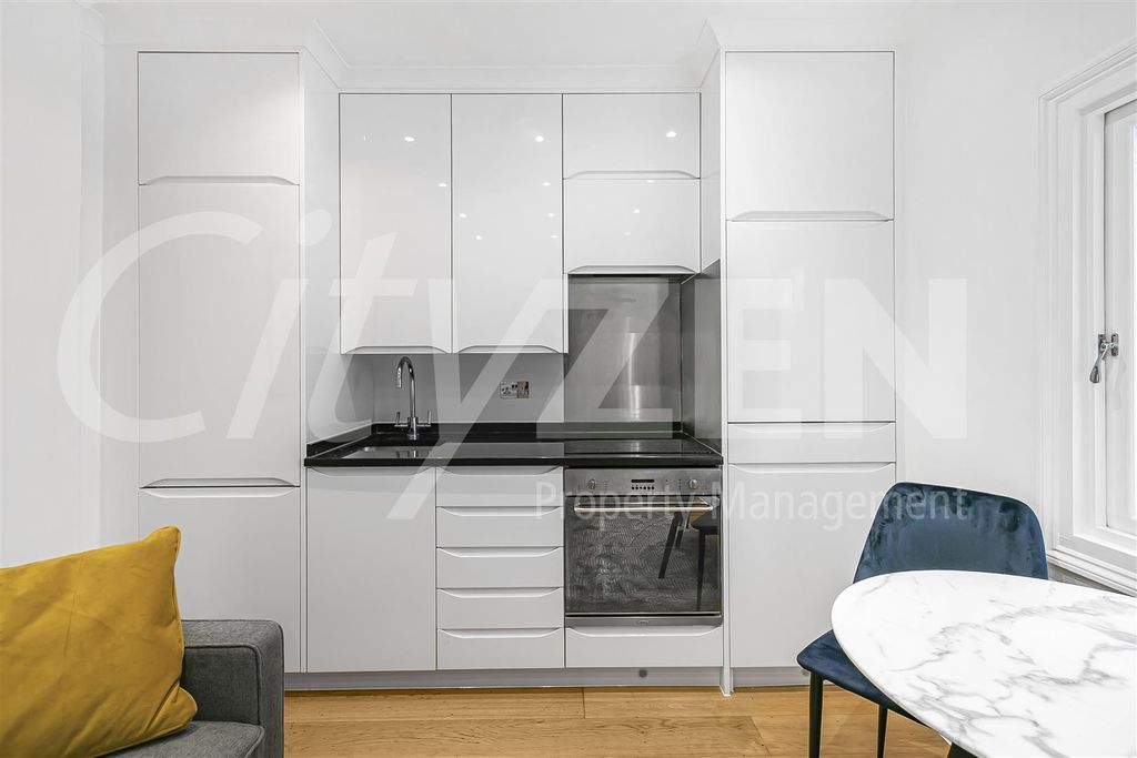 Property photo 2 of 10 Kitchen