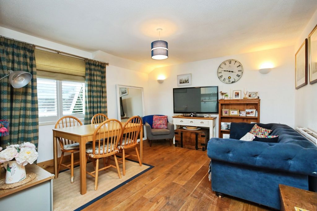 Property photo 3 of 11 Pbox-Img.Jpg