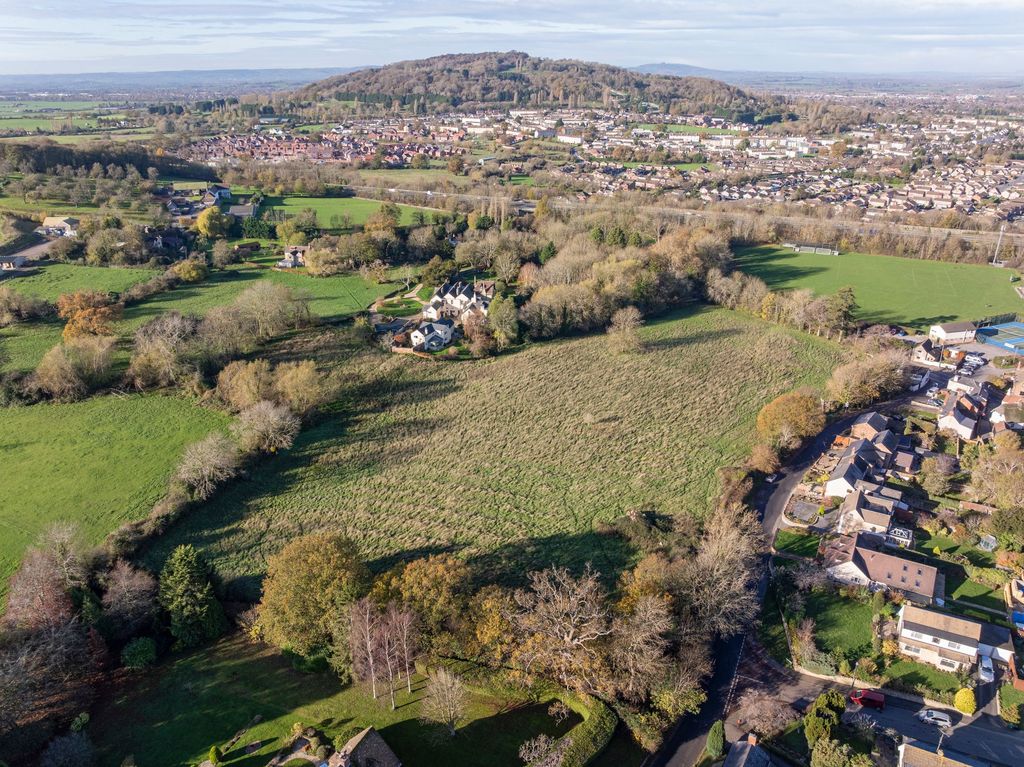 Property photo 2 of 14