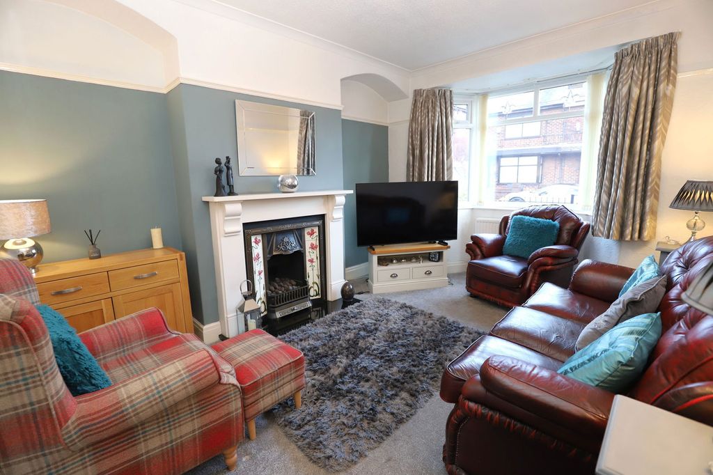 Property photo 2 of 25