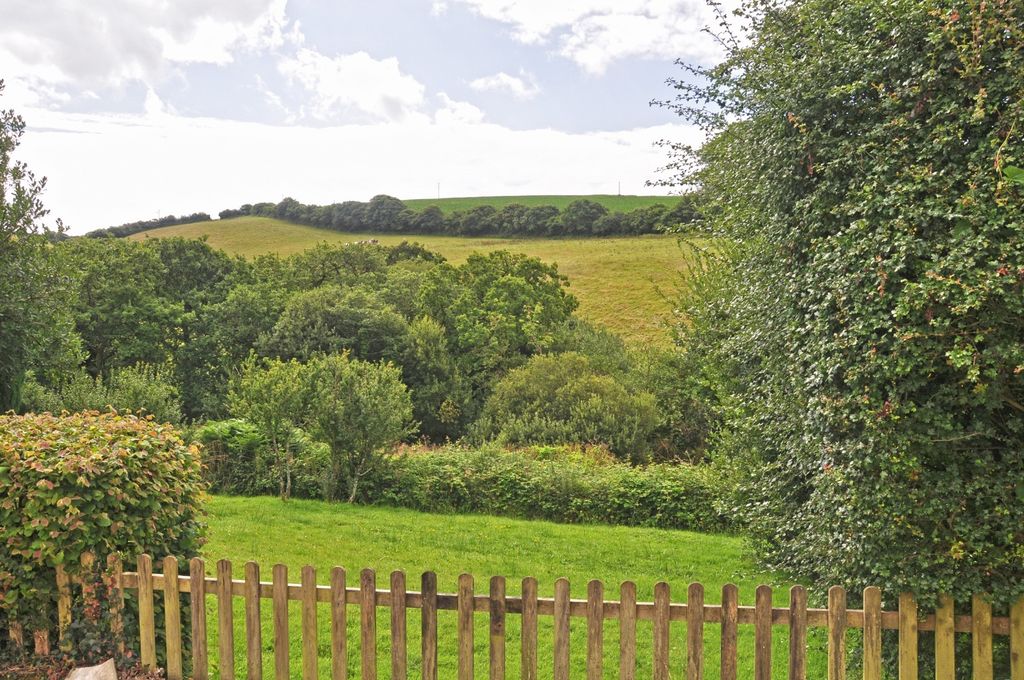 Property photo 2 of 29 3428057