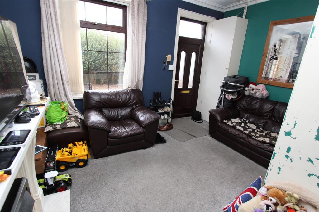 Property photo 2 of 9