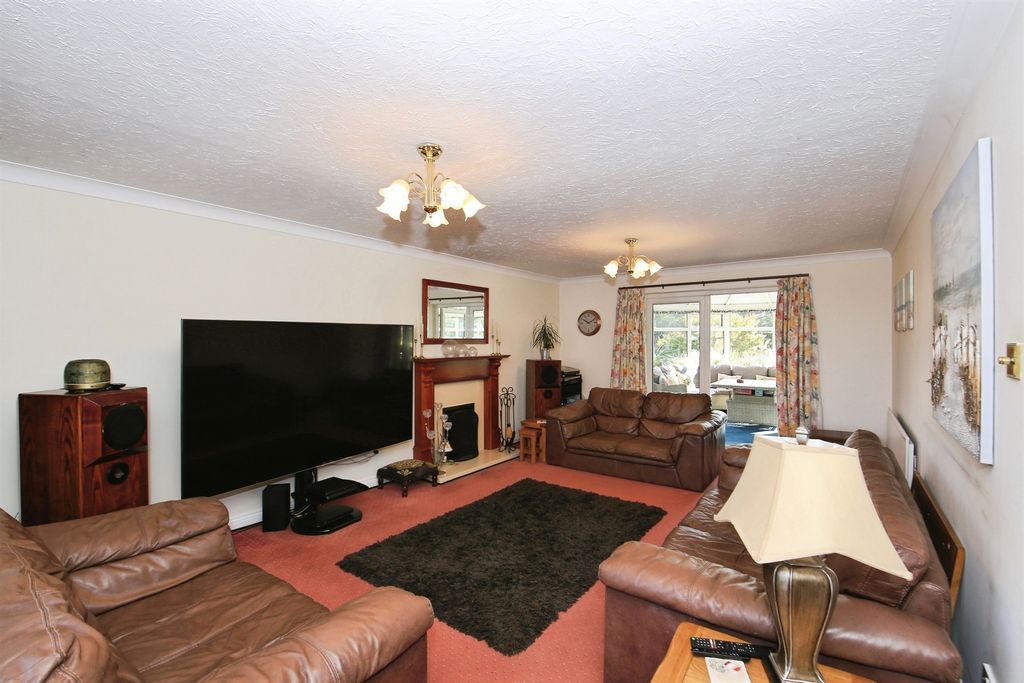 Property photo 3 of 19