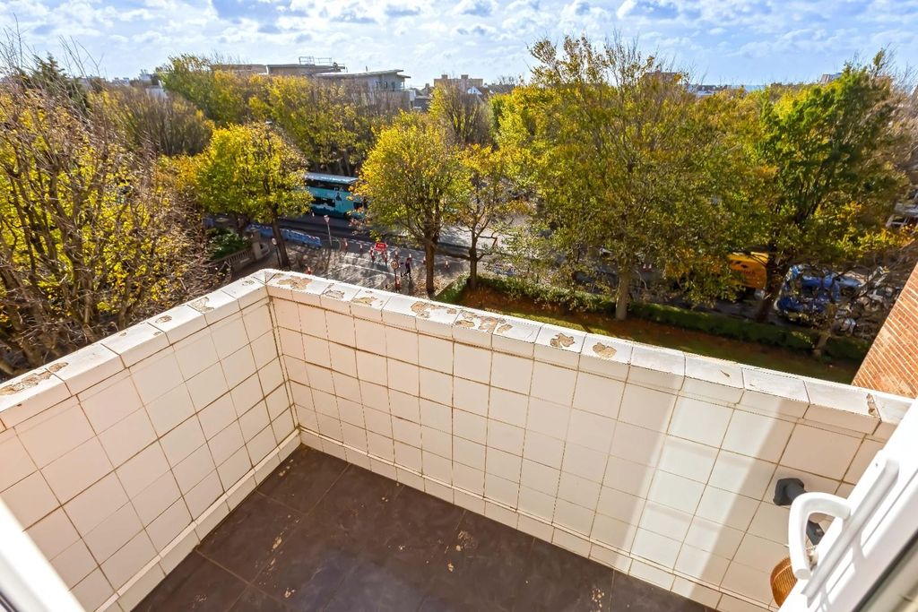 Property photo 2 of 11 Rutland Court_7.Jpg