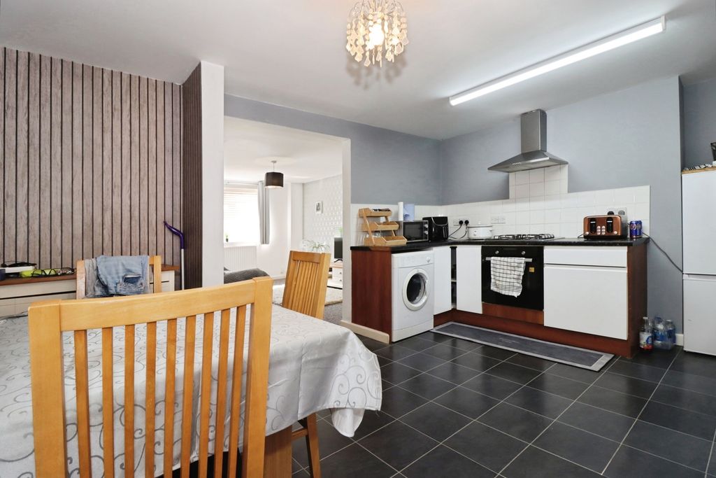 Property photo 3 of 13 Pbox-Img.Jpg