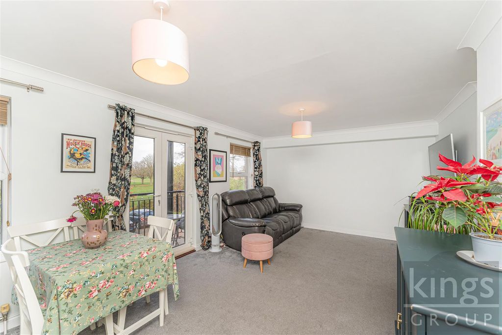 Property photo 3 of 24