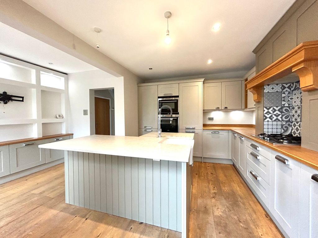 Property photo 2 of 16 Photograph