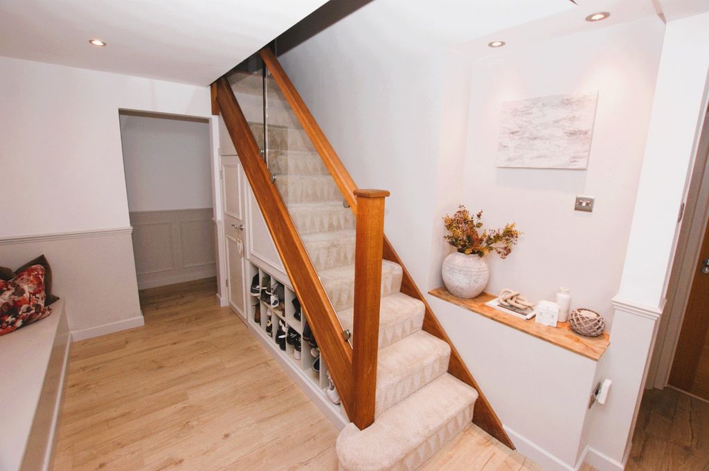 Property photo 2 of 14 Picture No. 08