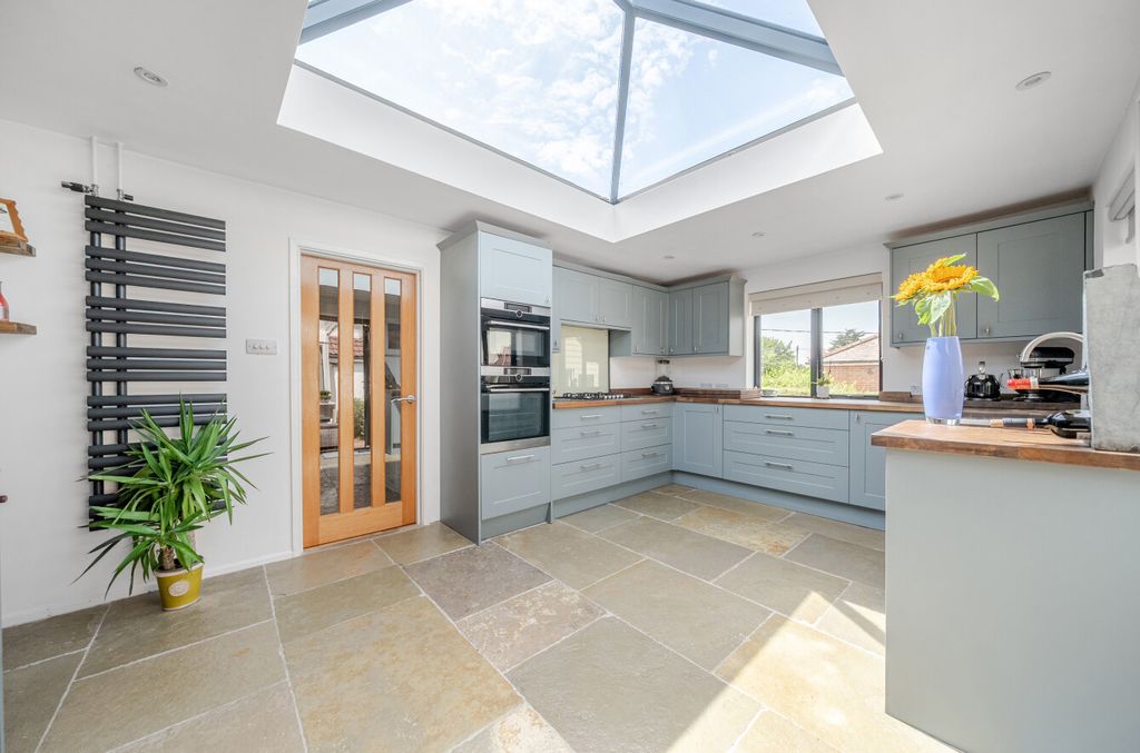 Property photo 3 of 17 1463380-14-6A3E6B...