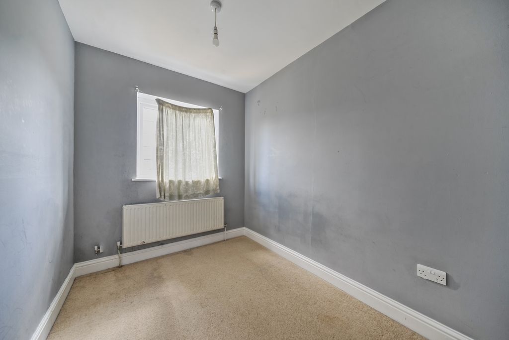 Property photo 3 of 13 Photo 4