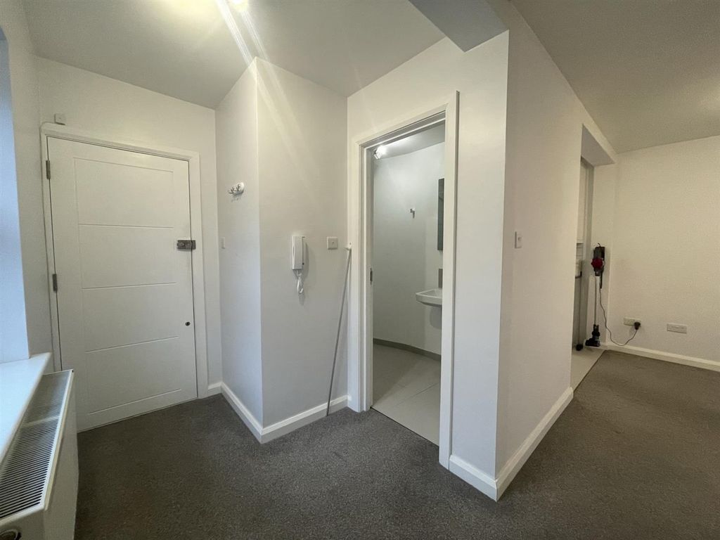 Property photo 3 of 17 2