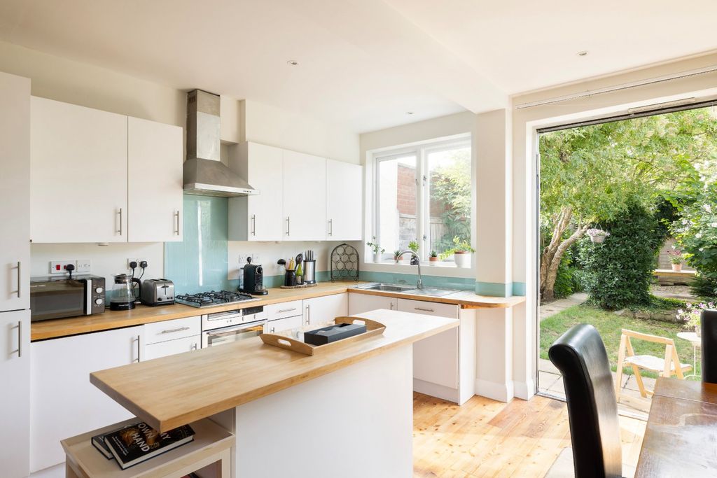 Property photo 1 of 33 Picture No. 47