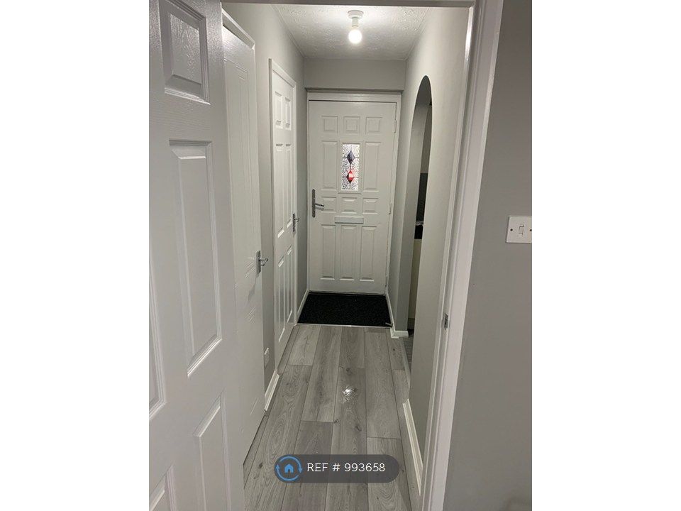 Property photo 3 of 14 Entrance