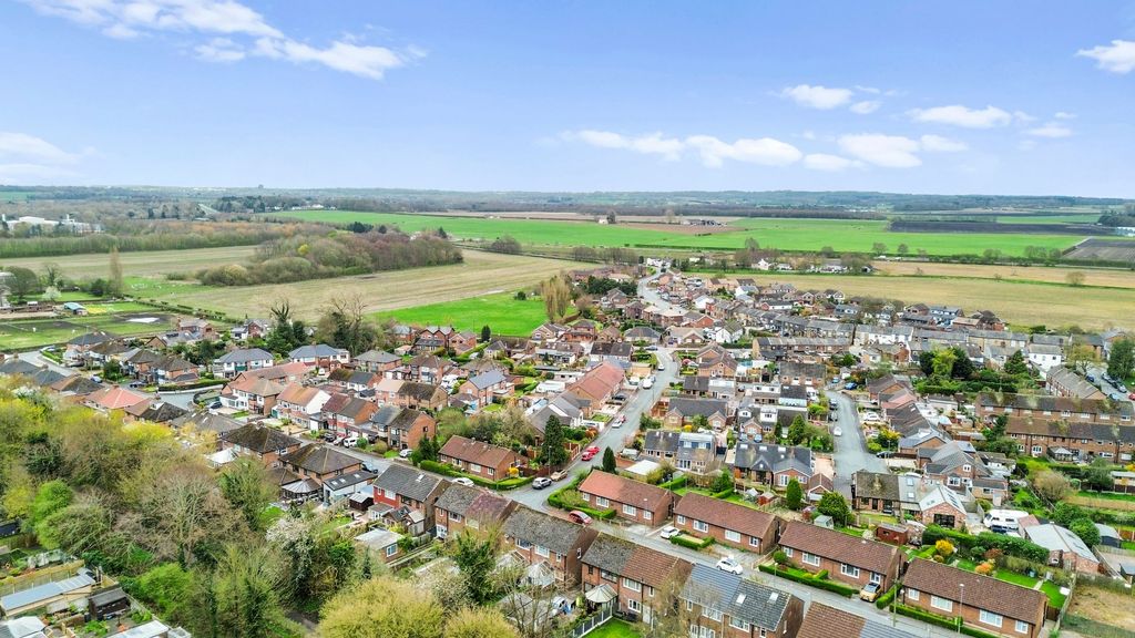 Property photo 3 of 33