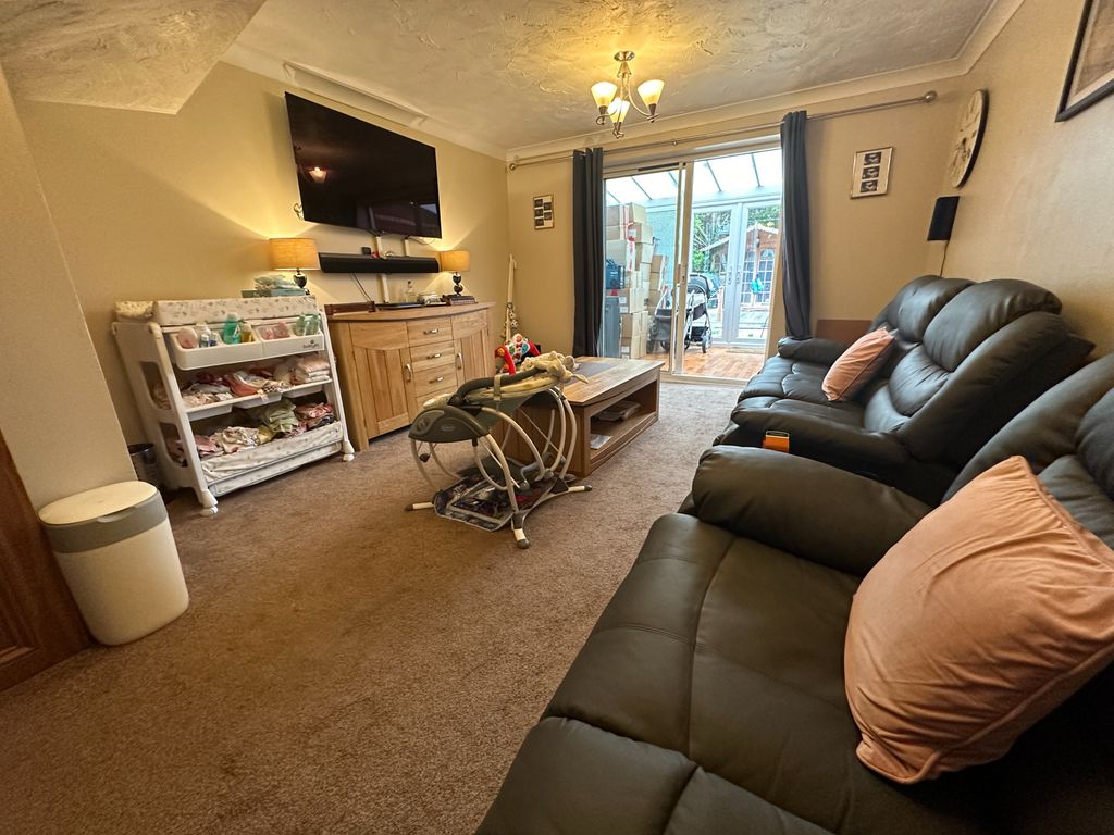 Property photo 2 of 11