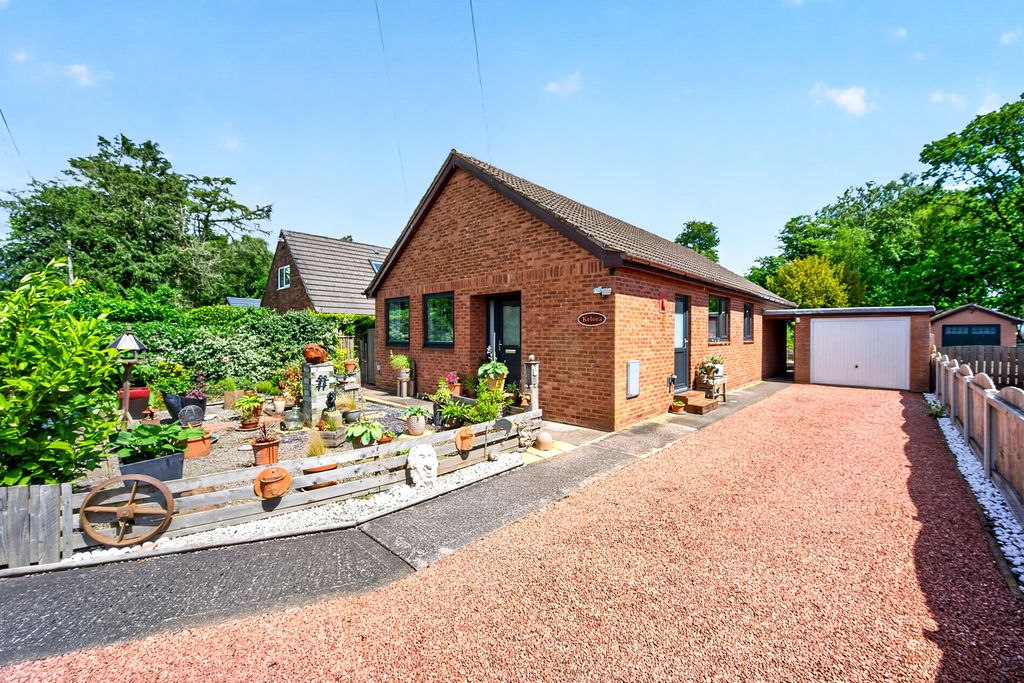 Property photo 1 of 18 External