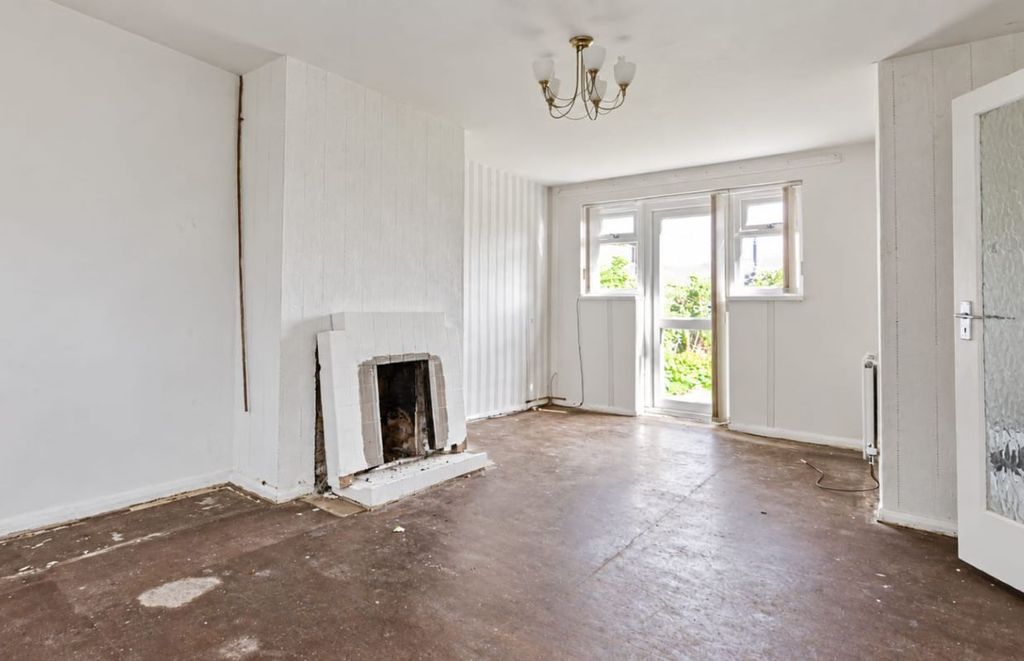Property photo 3 of 9