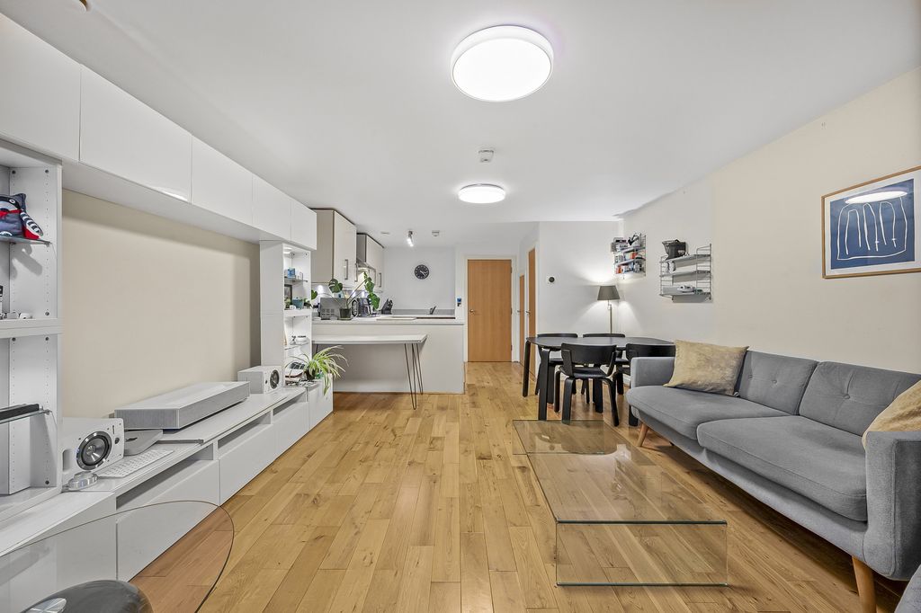 Property photo 3 of 12