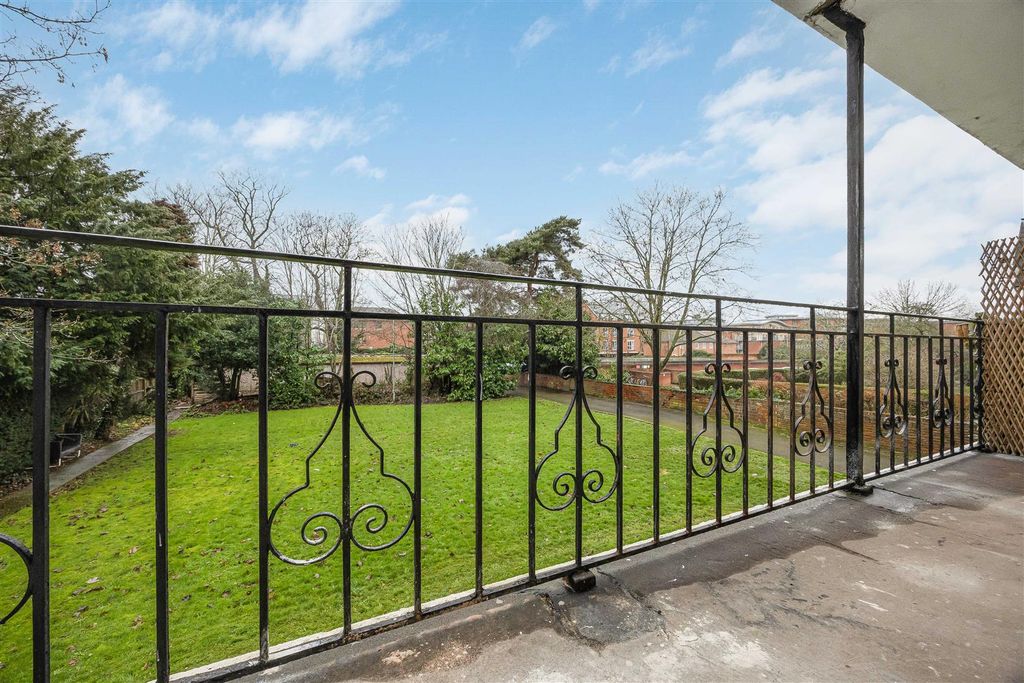 Property photo 3 of 14 15_70795.Jpg