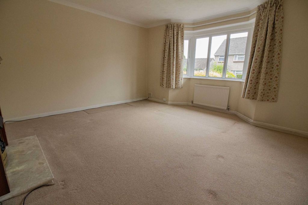 Property photo 2 of 8