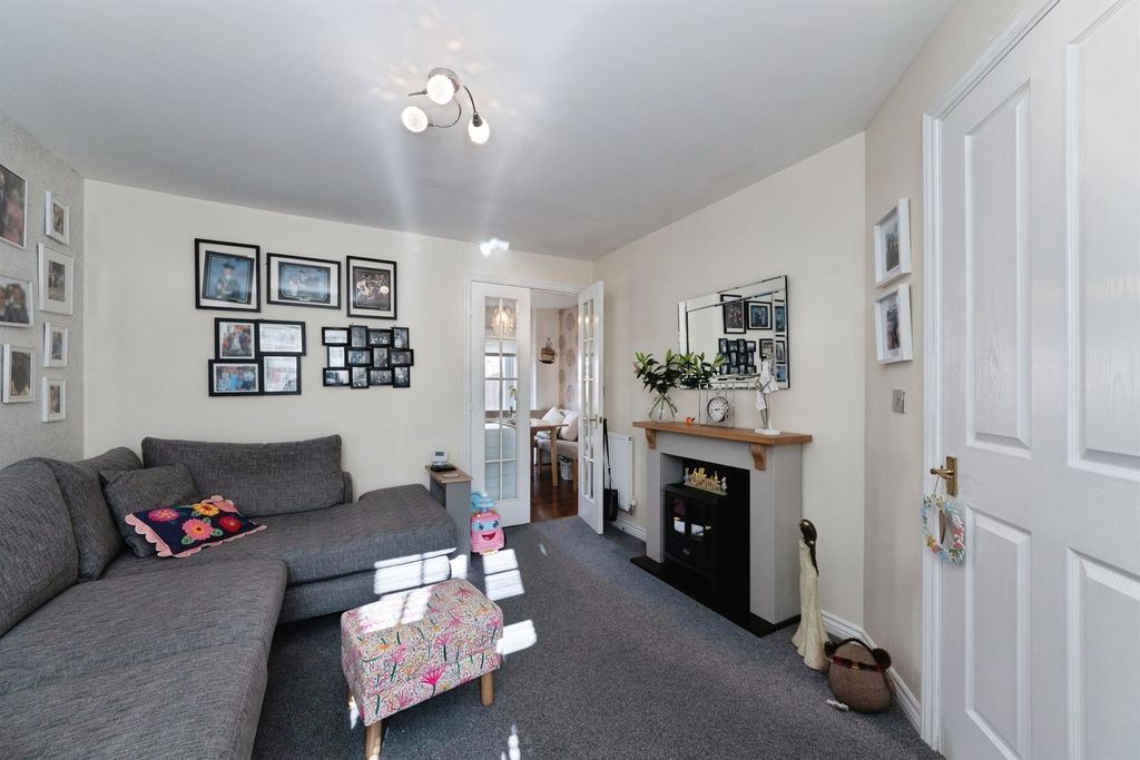 Property photo 3 of 13