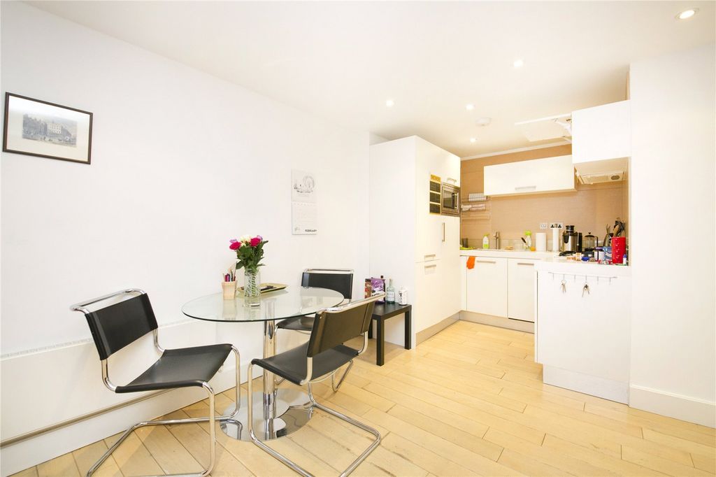 Property photo 2 of 8 Kitchen Diner