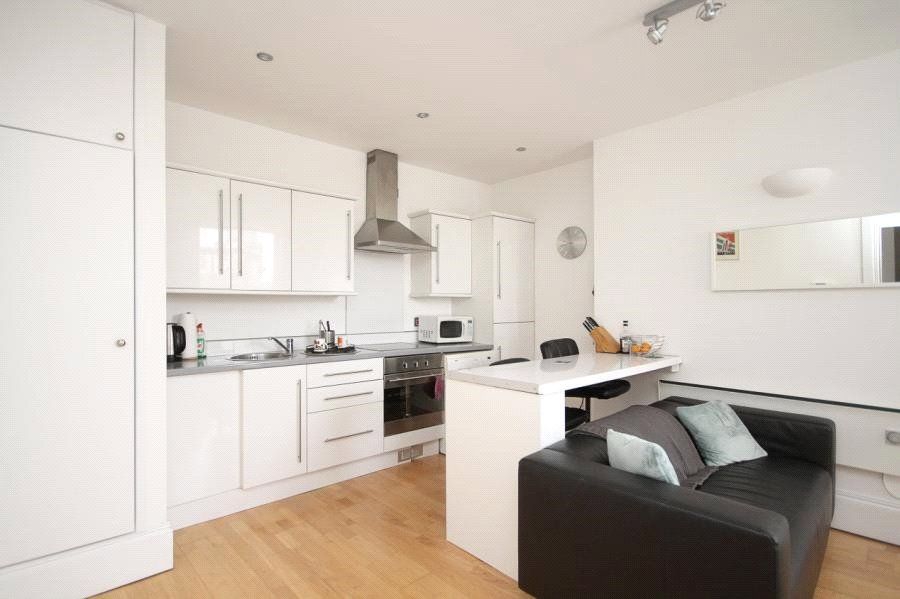 Property photo 2 of 9 Kitchen