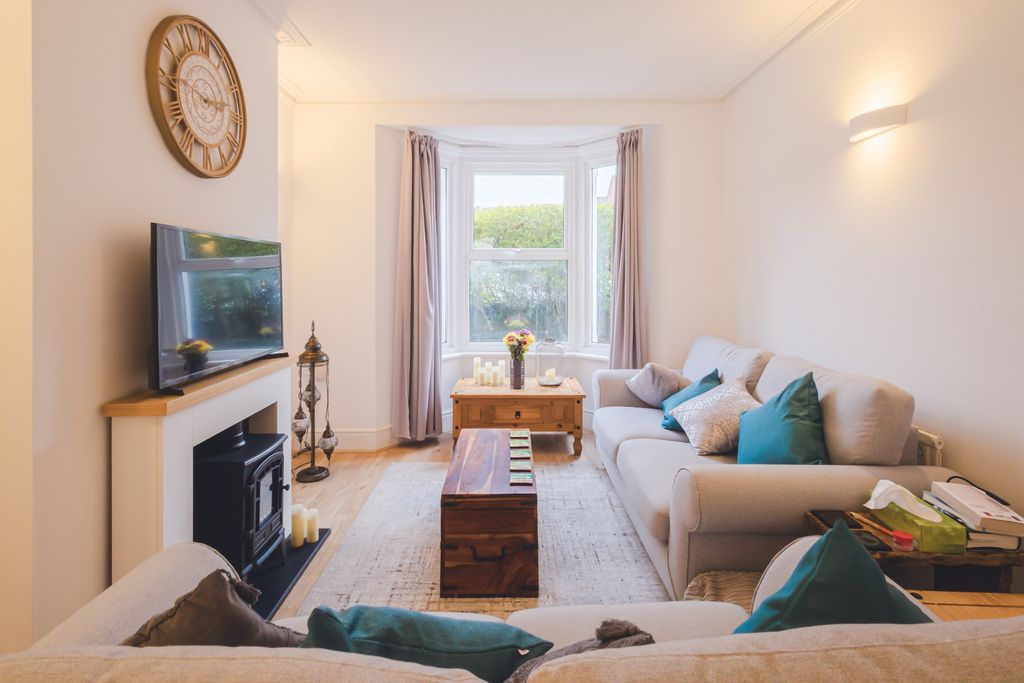 Property photo 2 of 19 4948663