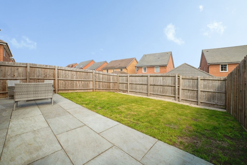 Property photo 2 of 20 Pbox-Img.Jpg