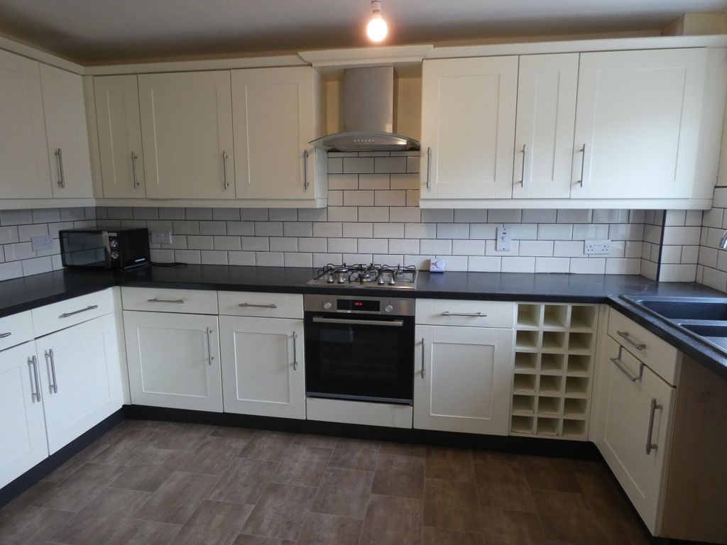 Property photo 2 of 26