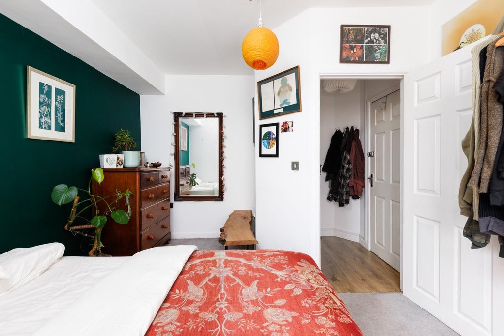 Property photo 1 of 20 Gff 3 Vicarage Road-3.Jpg