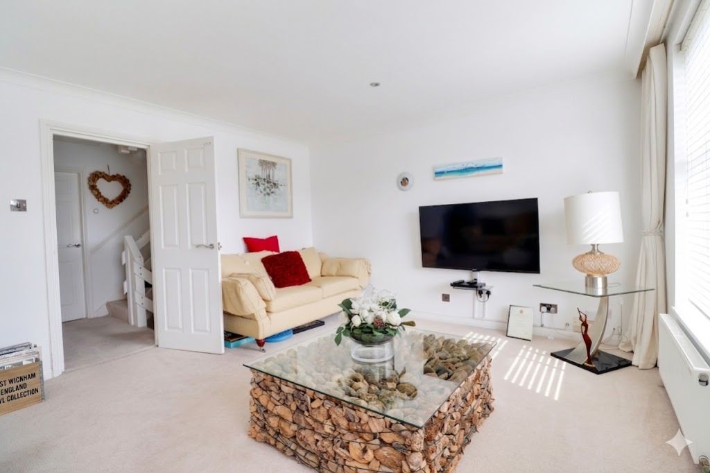 Property photo 3 of 19