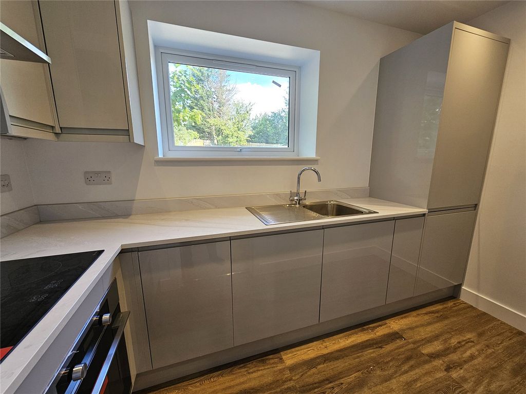 Property photo 2 of 6 Picture No. 06