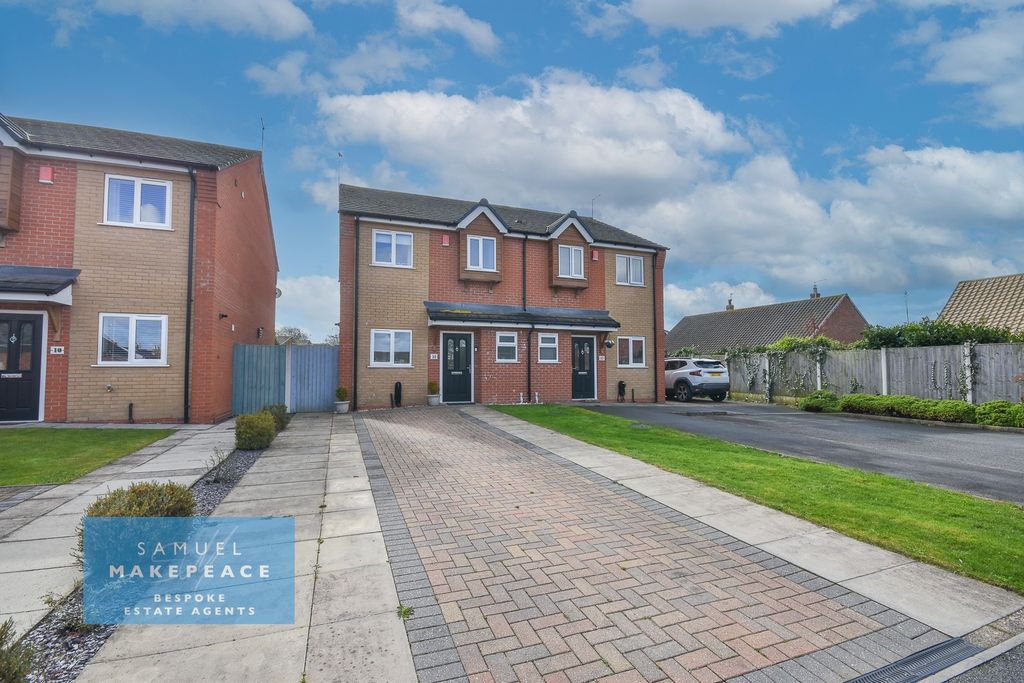 Property photo 1 of 18 Three Bedroom Semi Detached On Sought After Development