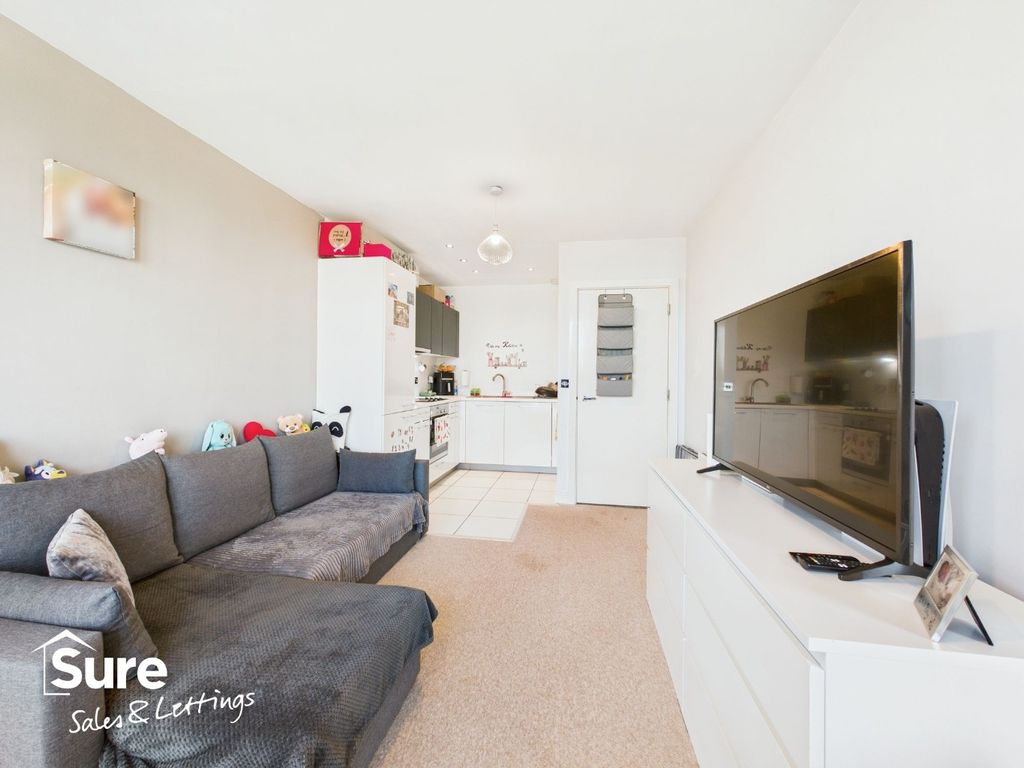 Property photo 3 of 13 4033315