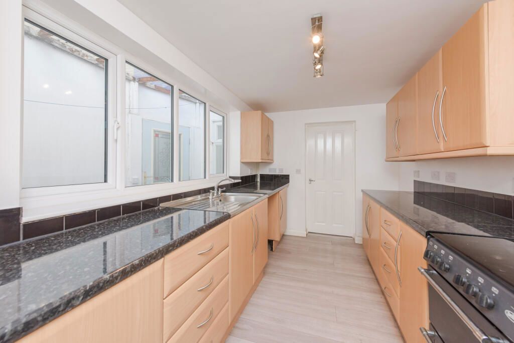 Property photo 2 of 22