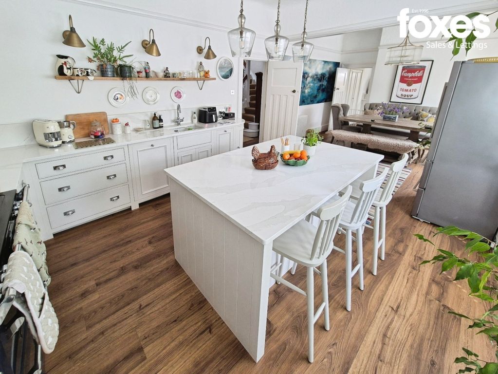 Property photo 2 of 32 4182732