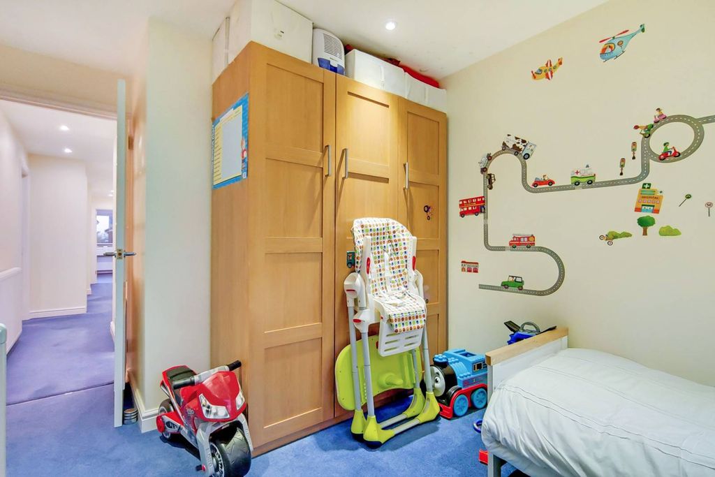 Property photo 2 of 13