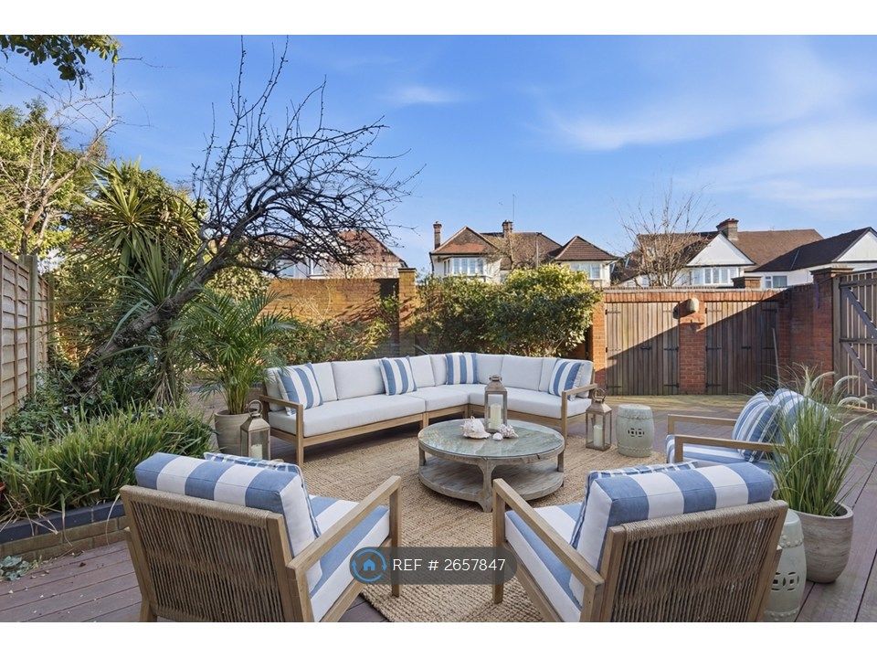 Property photo 3 of 12