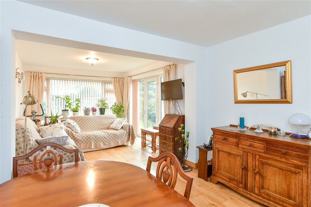 Property photo 3 of 10 Lounge/ Dining Room