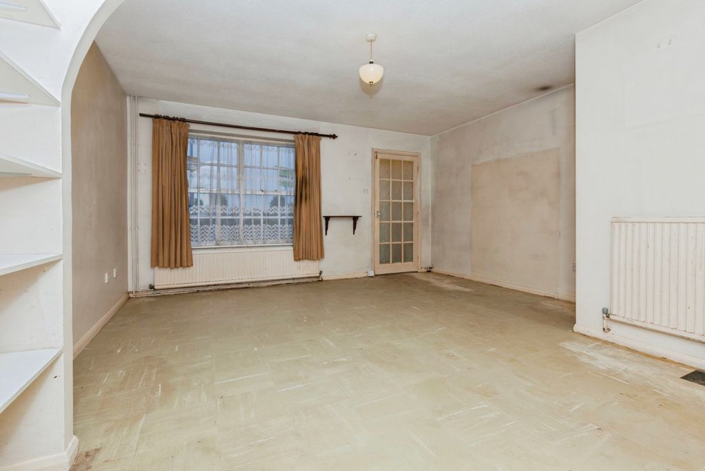 Property photo 3 of 23 Pbox-Img.Jpg