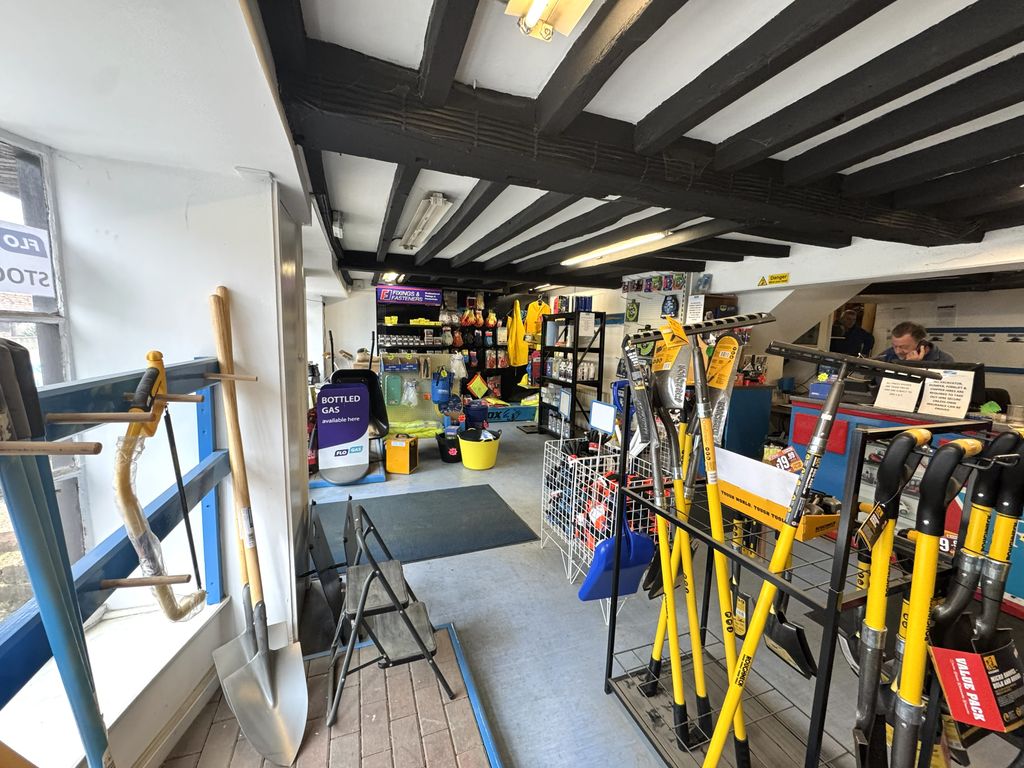 Property photo 3 of 6