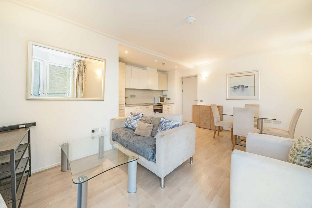 Property photo 3 of 6