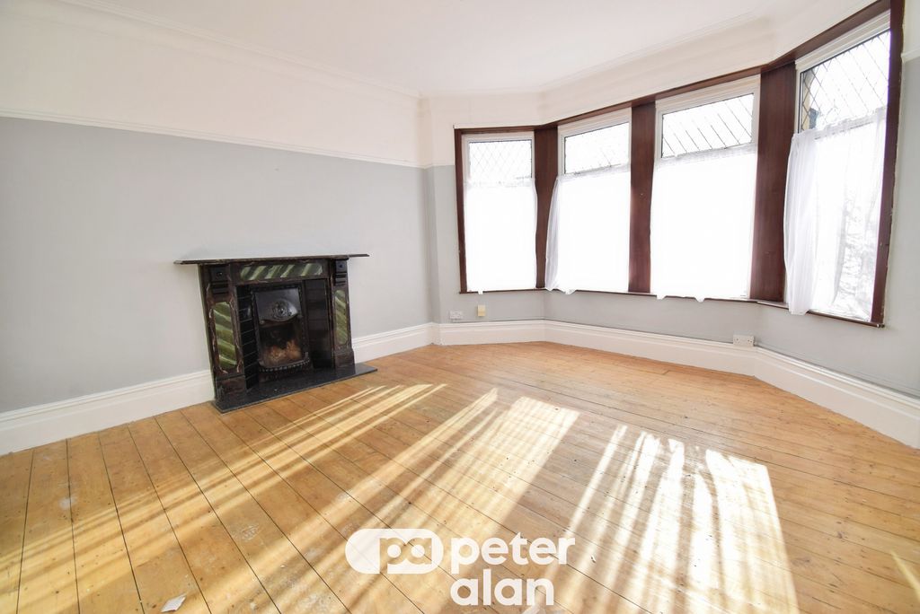 Property photo 3 of 10 Image