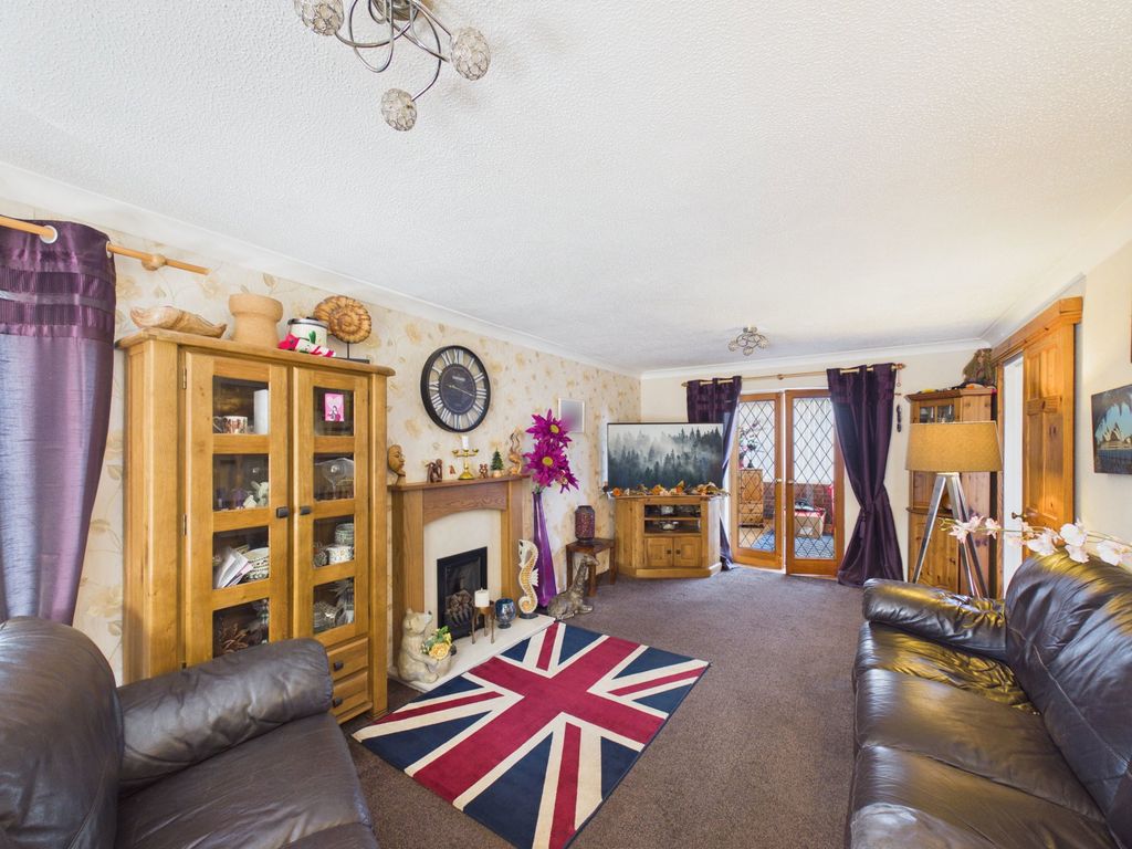 Property photo 2 of 23